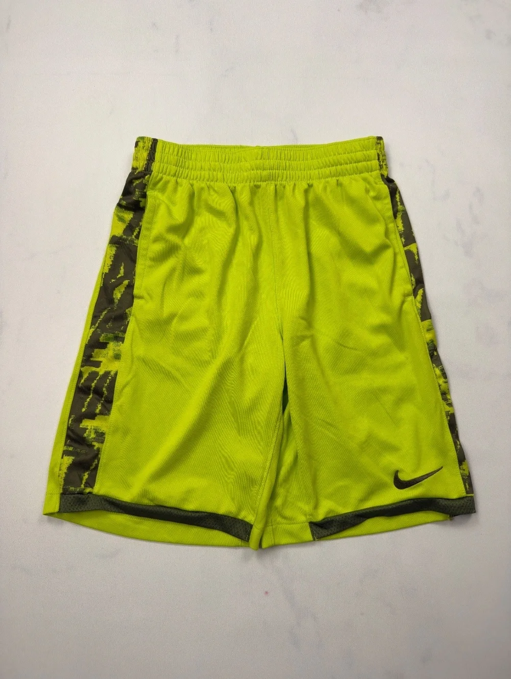 Nike Basketball Shorts Neon Yellow Dri-FIT - Boys Large